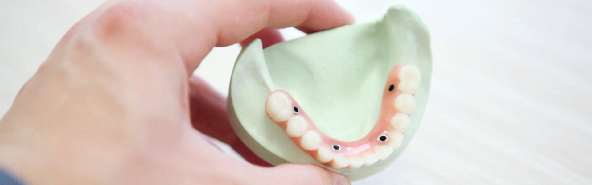 Sprej za grlo | Zubna tehnika